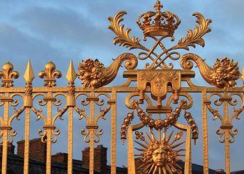 Un cancello di Versailles (Pixabay)