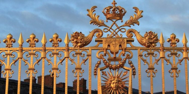 Un cancello di Versailles (Pixabay)
