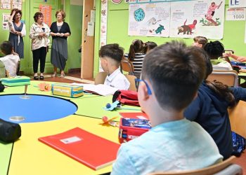 A scuola, in una classe primaria (Ansa)