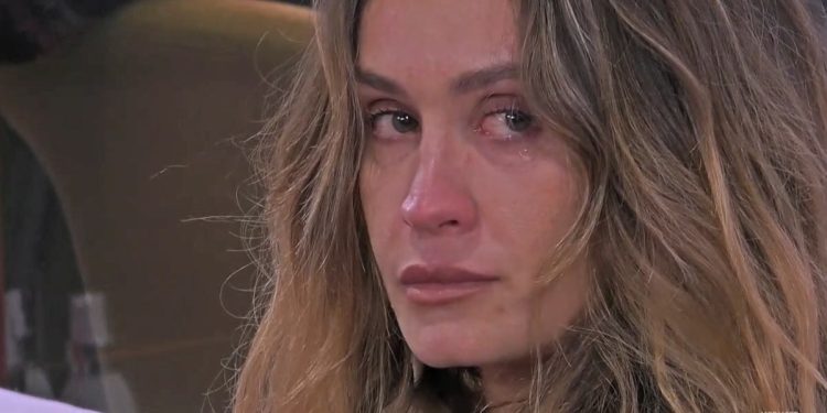 Helena Prestes in lacrime al Grande Fratello (Screen Mediaset Infinity)