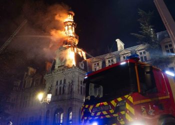 L'incendio divampato nel 12esimo arrondissement di Parigi