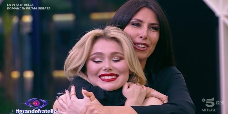 Jasmine Carrisi sorpresa a zia Amanda Lecciso al Grande Fratello