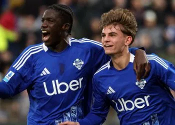 Assane Diao e Nico Paz esultano con il Como (Foto ANSA)