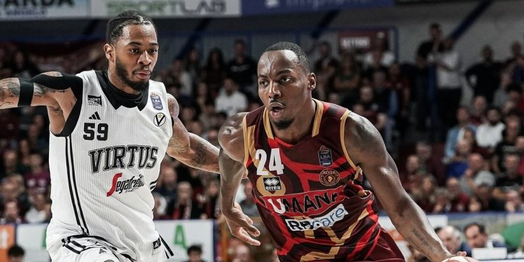 Carl Wheatle e Rayjon Tucker in Venezia Virtus Bologna (da facebook.com/ReyerVenezia)