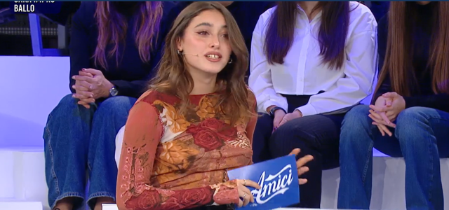 Giulia Stabile Amici 24