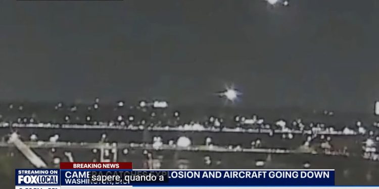 Incidente aereo a Washington (Foto: screen Youtube)