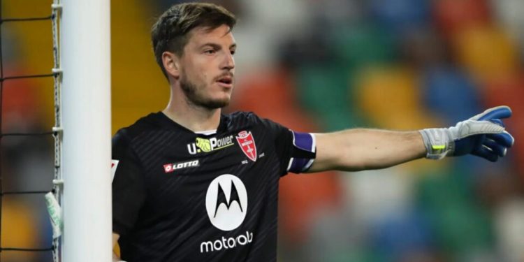 Alessio Cragno con la maglia del Monza