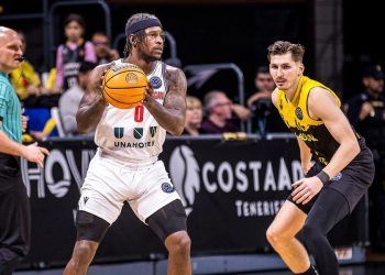 Jaylen Barford con Reggio Emilia in Champions League (da facebook.com/pallacanestroreggiana)