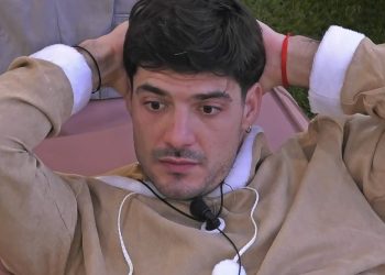 Lorenzo Spolverato passato inventato al Grande Fratello (Screen Mediaset Infinity)