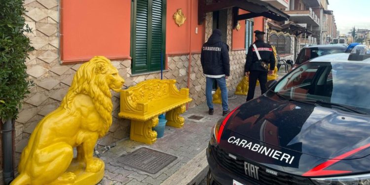 L'intervento dei Carabinieri nella casa del clan Di Silvio a Latina