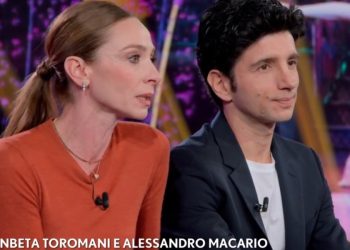 Anbeta Toromani e Alessandro Macario