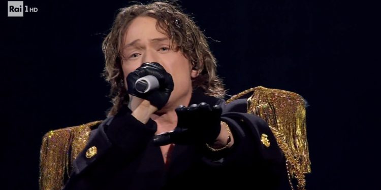 Irama, Sanremo 2025 abito