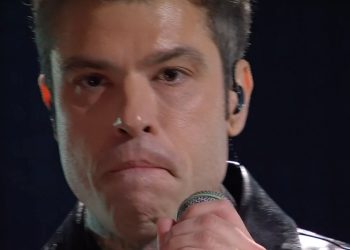 Fedez piange a Sanremo 2025
