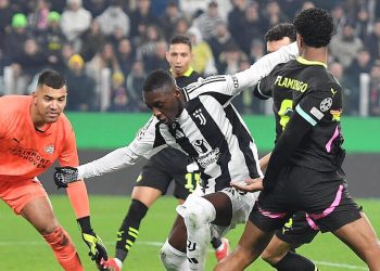 Randal Kolo Muani in azione in Juventus Psv (Foto ANSA)