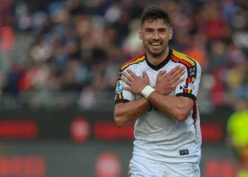 Santiago Pierotti esulta con il Lecce (Foto ANSA)