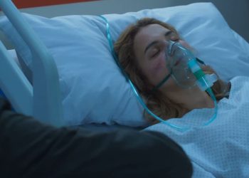 Manuela muore in Un passo dal cielo 8? (foto screenshot raiplay)