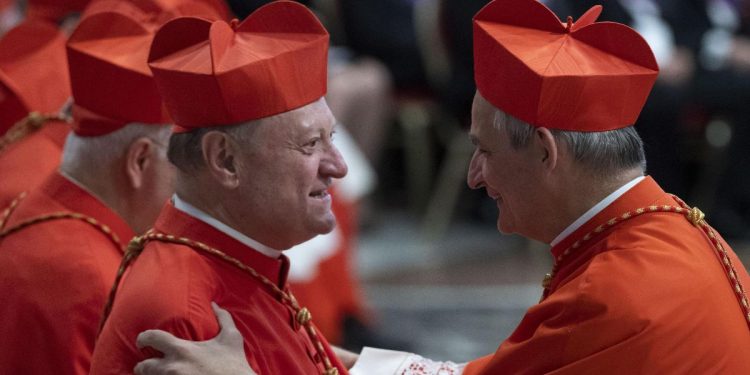 Zuppi e Ravasi, Concistoro in Vaticano