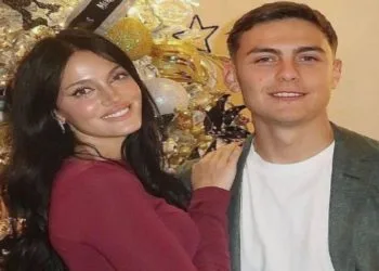 Paulo Dybala e la moglie Oriana Sabatini. (Foto: Web)