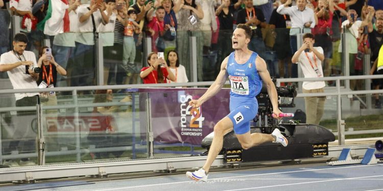 Filippo Tortu vince l'oro nella 4x100 agli Europei di atletica (Foto ANSA)