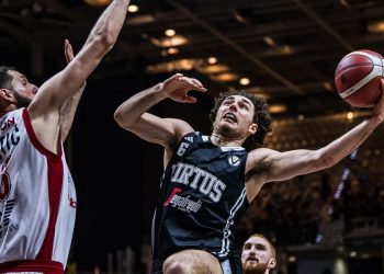 Nikola Mirotic contrasta Alessandro Pajola in Virtus Bologna Milano (da facebook.com/VirtusSegafredoBologna)