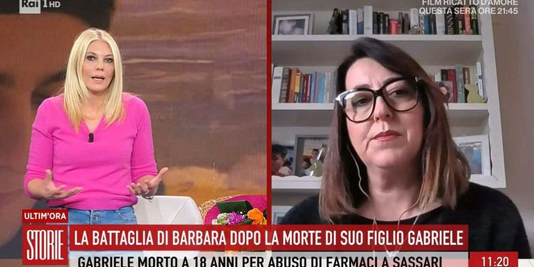 La mamma di Gabriele, 18enne di Sassari morto (Foto: Storie Italiane)