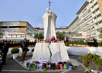 Le preghiere per Papa Francesco