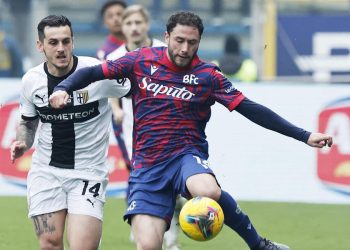 Davide Calabria in azione con il Bologna (Foto ANSA)