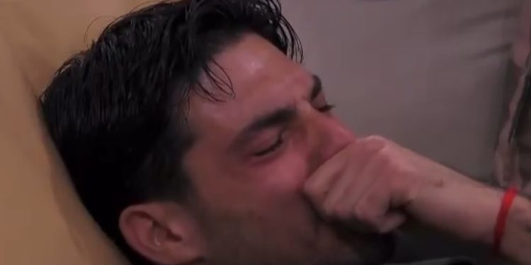 Lorenzo Spolverato piange al Grande Fratello (Foto: Screen)