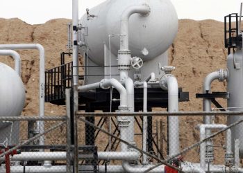 Un impianto petrolifero nei paesi arabi (Foto: Ansa)