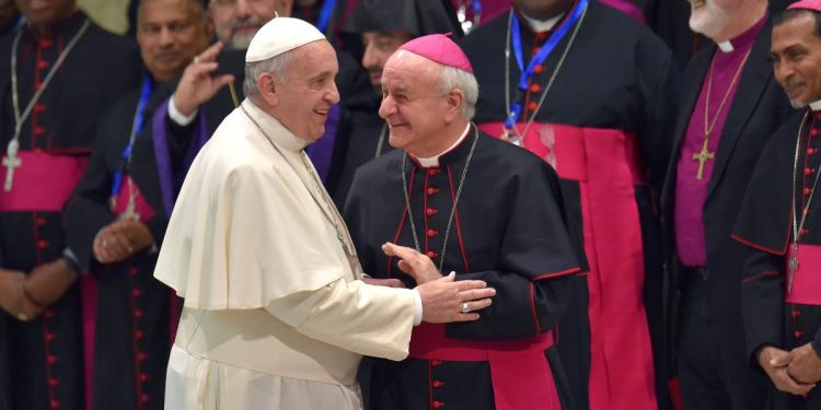 Mons. Paglia con Papa Francesco