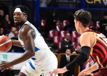 Brian Fobbs impegnato in Venezia Sassari (da facebook.com/dinamosassariofficial)