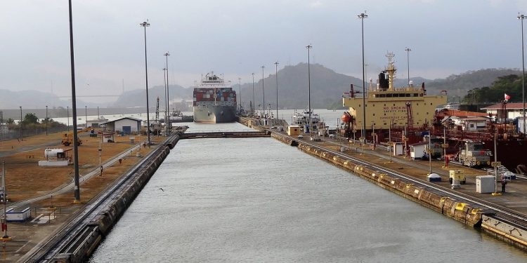 Il Canale di Panama (Foto di Steve Barker da Pixabay)