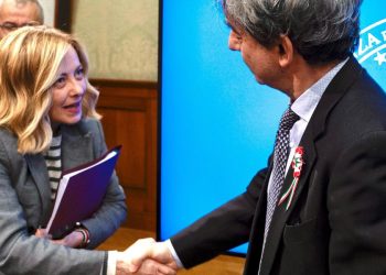 Giorgia Meloni, presidente del Consiglio, con Andrea Parodi, presidente dell'Anm (Ansa)