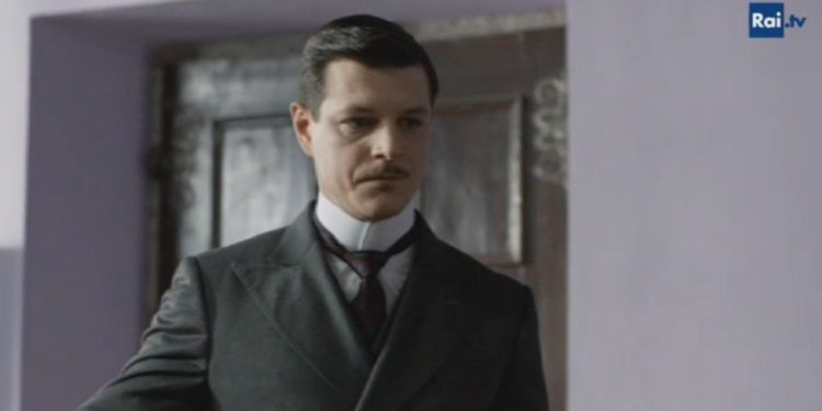 Andrea Bosca in "La dama velata" (Foto: screen Raiplay)