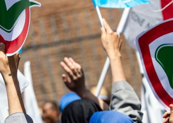 Pro vita in piazza contro l'eutanasia (Ansa)