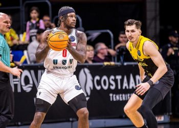 Jaylen Barford impegnato in Tenerife Reggio Emilia (da facebook.com/pallacanestroreggiana)