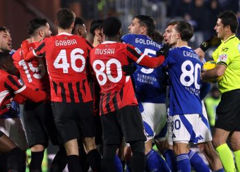 Un momento di tensione in Como Milan di Serie A (Foto ANSA)