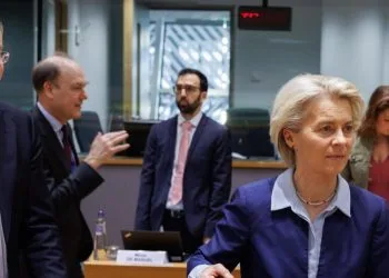 Valdis Dombrovskis e Ursula von der Leyen (Ansa)