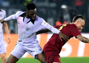 Angeliño contro Iñaki Williams in Roma Athletic Bilbao (Foto ANSA)