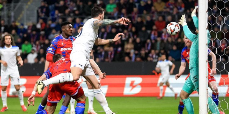 Il gol di Alessio Romagnoli in Viktoria Plzen Lazio (Foto ANSA)