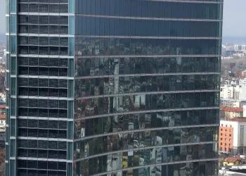 La sede di Regione Lombardia a Milano (Ansa)