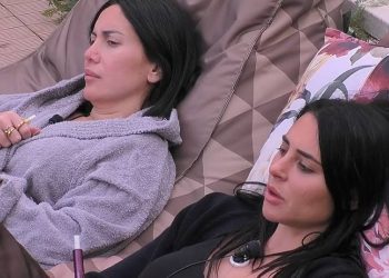 Jessica Morlacchi e Mariavittoria Minghetti al Grande Fratello (Foto: Screen)