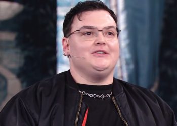 Carlos Diaz Gandia nel cast di Che Tempo Che Fa (Foto Screen: Nove.tv)