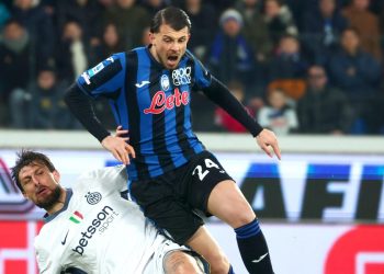 Acerbi in contrasto su Samardzic in Inter Atalanta (FOTO: ANSA)