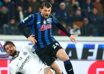 Acerbi in contrasto su Samardzic in Inter Atalanta (FOTO: ANSA)