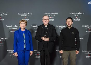 Parolin con Zelensky