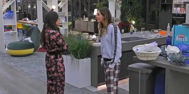 Scoppia la lite nella notte al Grande Fratello tra Helena e Zeudi (Screen X)