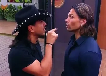 Luca Onestini scontro con Rey Grupero a La Casa de los Famosos (Foto screen: Telemundo)