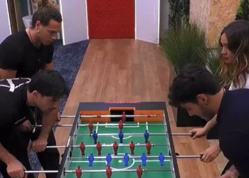 Lorenzo con Helena e Javier al Grande Fratello (Foto: Screen)