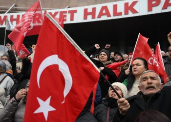 Turchia. Proteste contro l'arresto di Imamoglu (Ansa)